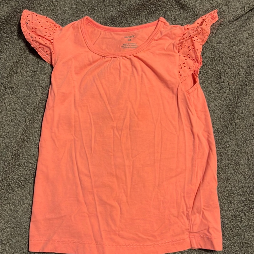 Girl’s 4T floral-sleeved summer shirt